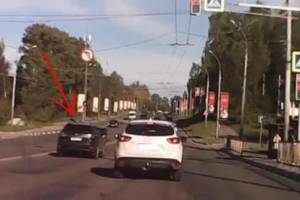 В Брянске 64-летнего пенсионера на Лексусе наказали за проезд на красный