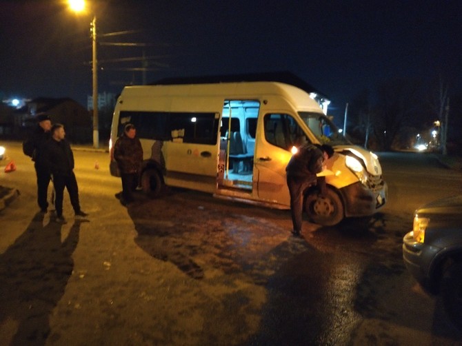 В Брянске в ДТП пострадали три пассажира маршрутки №59