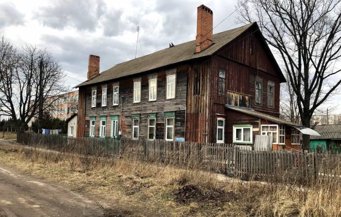 В Новозыбкове чиновники наплевали на аварийный дом