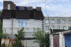 В Брянске возле здания полиции появилась странная конструкция