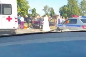 Брянская полиция проводит проверку ДТП со свадебным кортежем