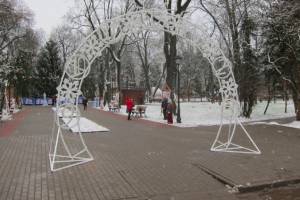 В Брянске установили светодиодную арку в Круглом сквере