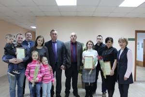 В Сельцо три молодые семьи получили жилищные сертификаты
