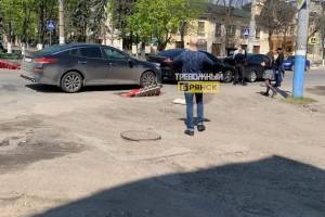 В Брянске на улице Ульянова три автомобиля собрали «паровоз»