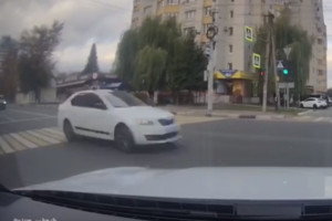 В Брянске сняли на видео опасного нарушителя на улице Дуки