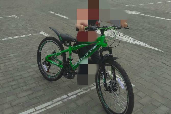 В Клинцах у ребенка украли велосипед
