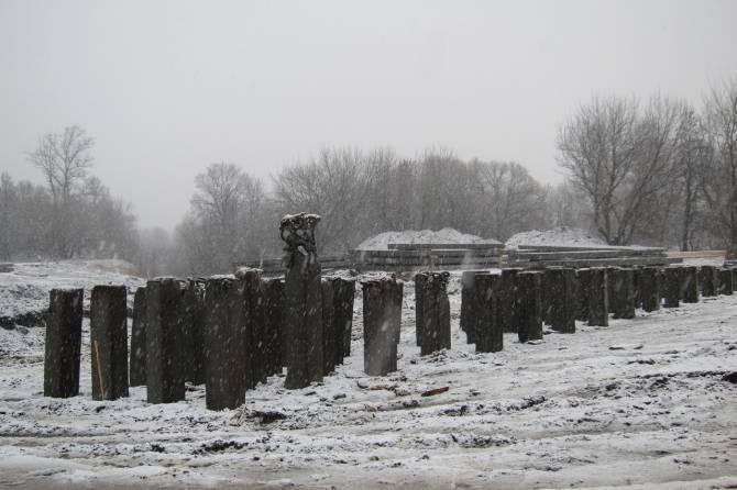В Брянске забили 92 сваи на мосту через Снежеть