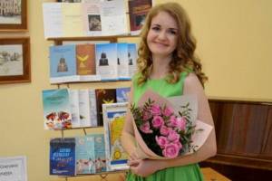 Брянская поэтесса стала лауреатом конкурса «Мыслящий тростник»