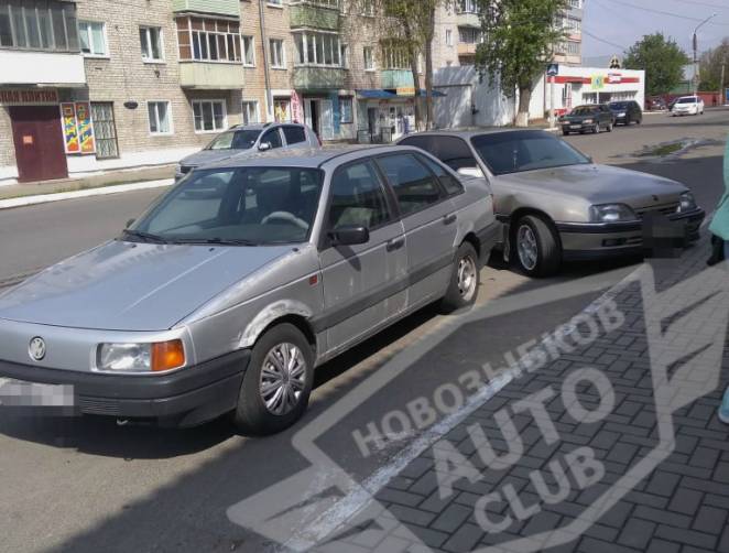 В Новозыбкове невнимательные водители устроили нелепое ДТП