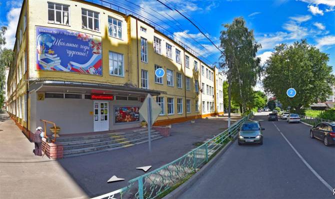 В Брянске запретят стоянку машин у школы №3