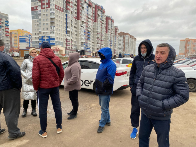 Недовольные брянские водители собрали подписи в «Яндекс.Такси»
