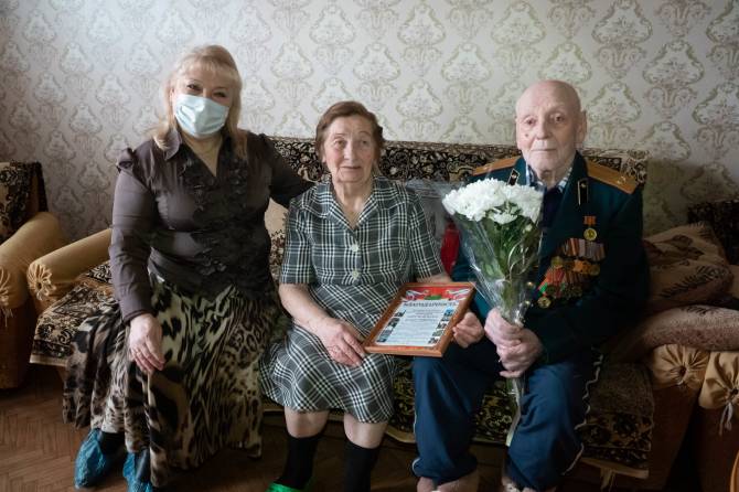 В Брянске 90-летний юбилей отметил ветеран войны Алексей Заручевский