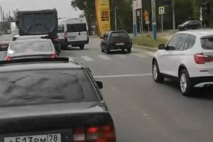 В Брянске водитель маршрутки №36 поставил пассажиров под удар