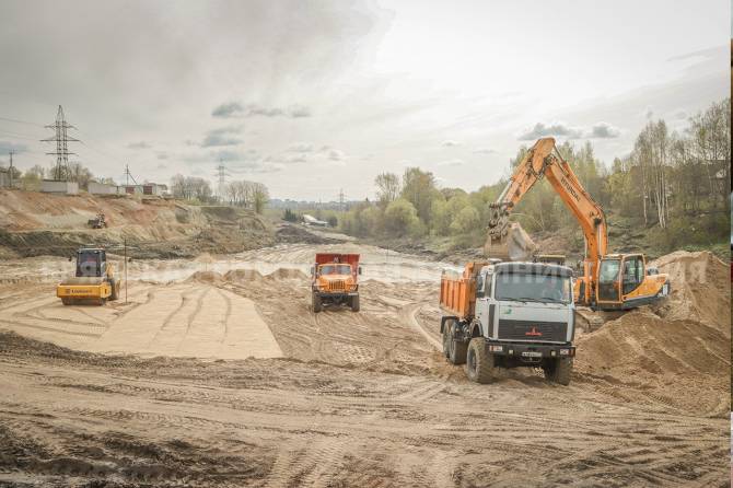 В Брянске дорога-дублер улицы Карачижской начала обретать визуальные очертания