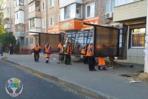 В Брянске на улице Димитрова начали монтировать новые остановки