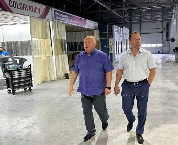 Новый брянский автозавод осмотрел вице-мэр Сергей Антошин