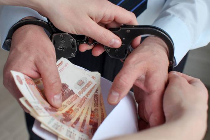 Брянца оштрафовали на 200 тысяч рублей за взятку гаишнику