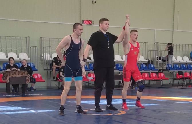 Брянские борцы завоевали два золота на всероссийских соревнованиях