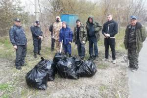 В Брянске с берега Десны убрали 16 кубометров мусора