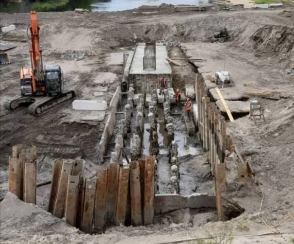 В Брянске на строительстве Славянского моста забетонировали фундаменты опоры №8