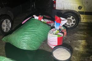 Под Стародубом работник украл со склада 10 мешков с кукурузой и мукой
