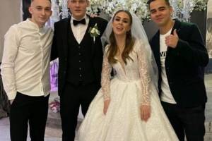 Защитник брянского «Динамо» Данил Луппа сыграл свадьбу со своей избранницей