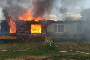 В посёлке Шведчики Севского района сгорел жилой дом