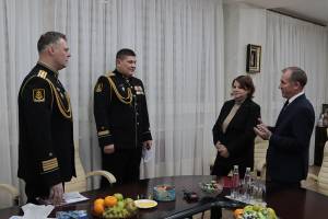 Мэр и глава города встретились с новым командованием подлодки «Брянск»
