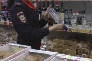 Из брянских магазинов изъяли 890 литров подозрительного алкоголя
