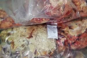На брянском предприятии мясо хранили на полу и без документов