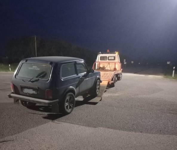 На трассе в Стародубском районе гаишникам попался пьяный 34-летний водитель «Нивы»