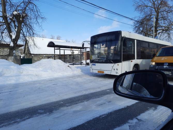 В Брянске на остановке «улица Петровская» автобус №31 врезался в маршрутку