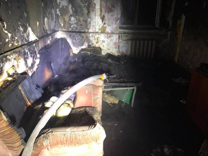 В Брянске горела мебель в квартире многоэтажки: есть пострадавший